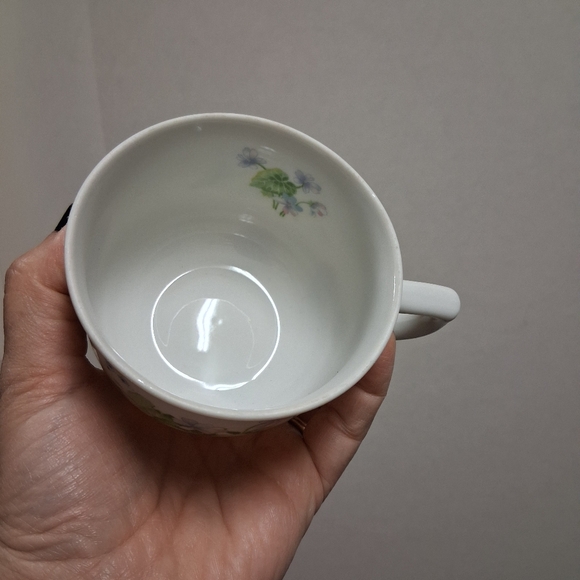 Toscany Japan Fine China Tea Cup. - Picture 8 of 8